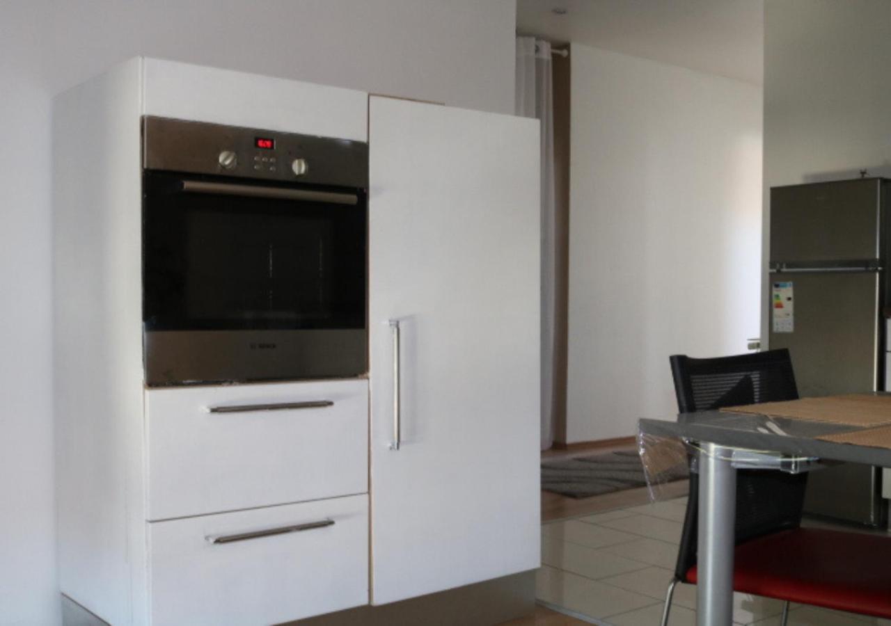 Le Wolf - 1 Chambre Privee Dans Un Appartement - 5Mn Tram Du Centre Ville - 15Mn Tram Gare Tgv Mulhouse - Wifi - Parking 뮐루즈 외부 사진